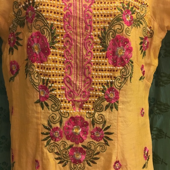 Tunic - Picture 2 of 4